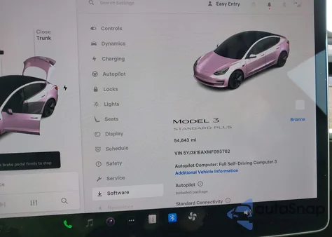2021 Tesla Model 3 Standard Range Plus Rear-Wheel Drive z USA, uszkodzony, nr VIN 5YJ3E1EAXMF095762